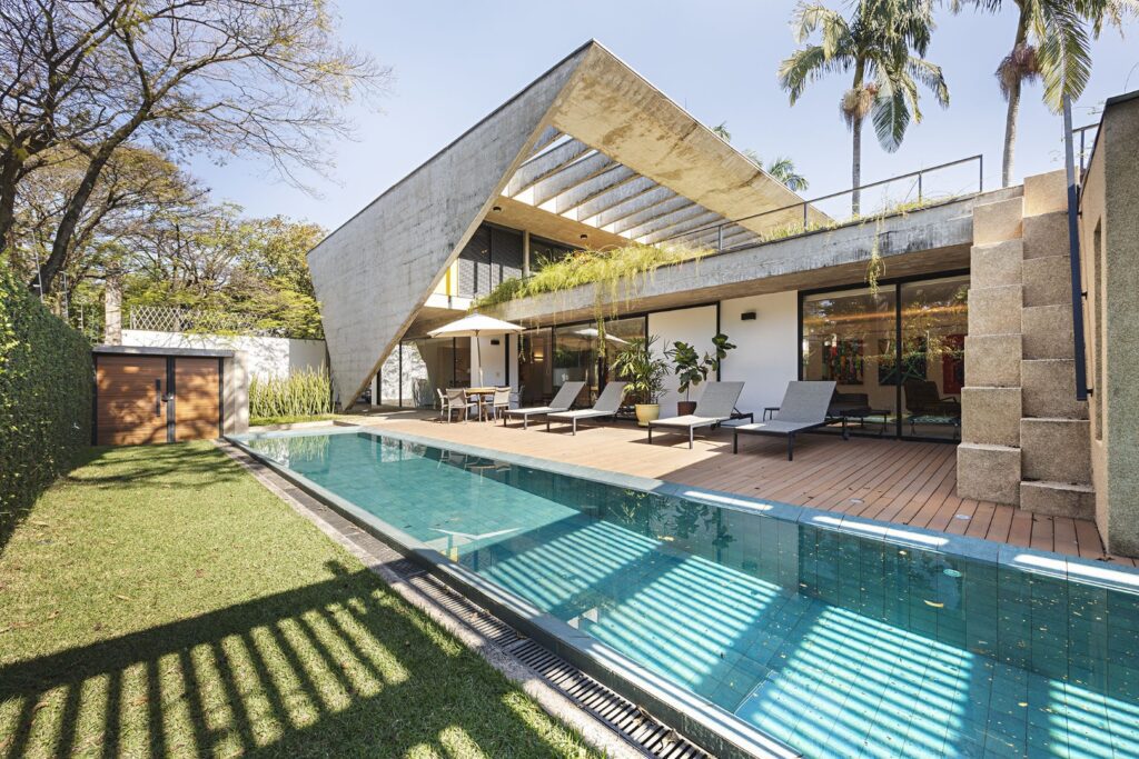 Casa modernista assinada entre Pinheiros e Vila Madalena